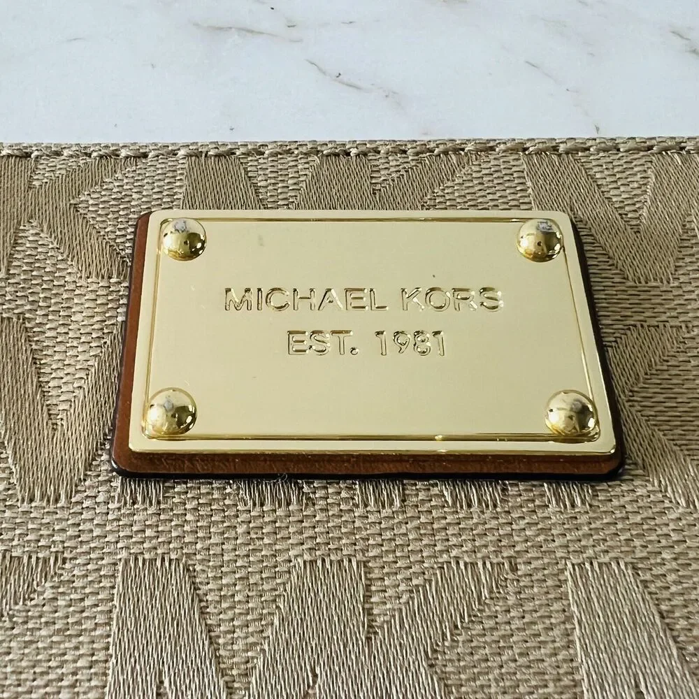 MICHAEL KORS Jet Set Camel Gold Logo Travel Continental Zip Wallet Wristlet